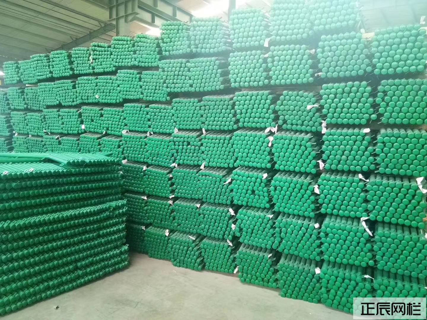 護(hù)欄網(wǎng)廠家