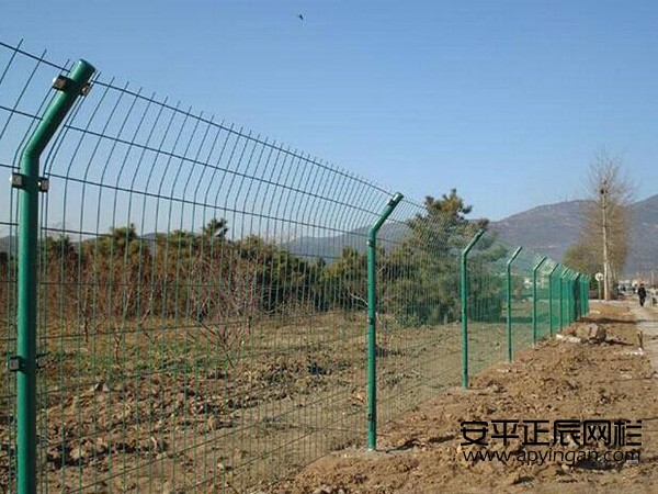 圍地用的鐵絲網多少錢一米