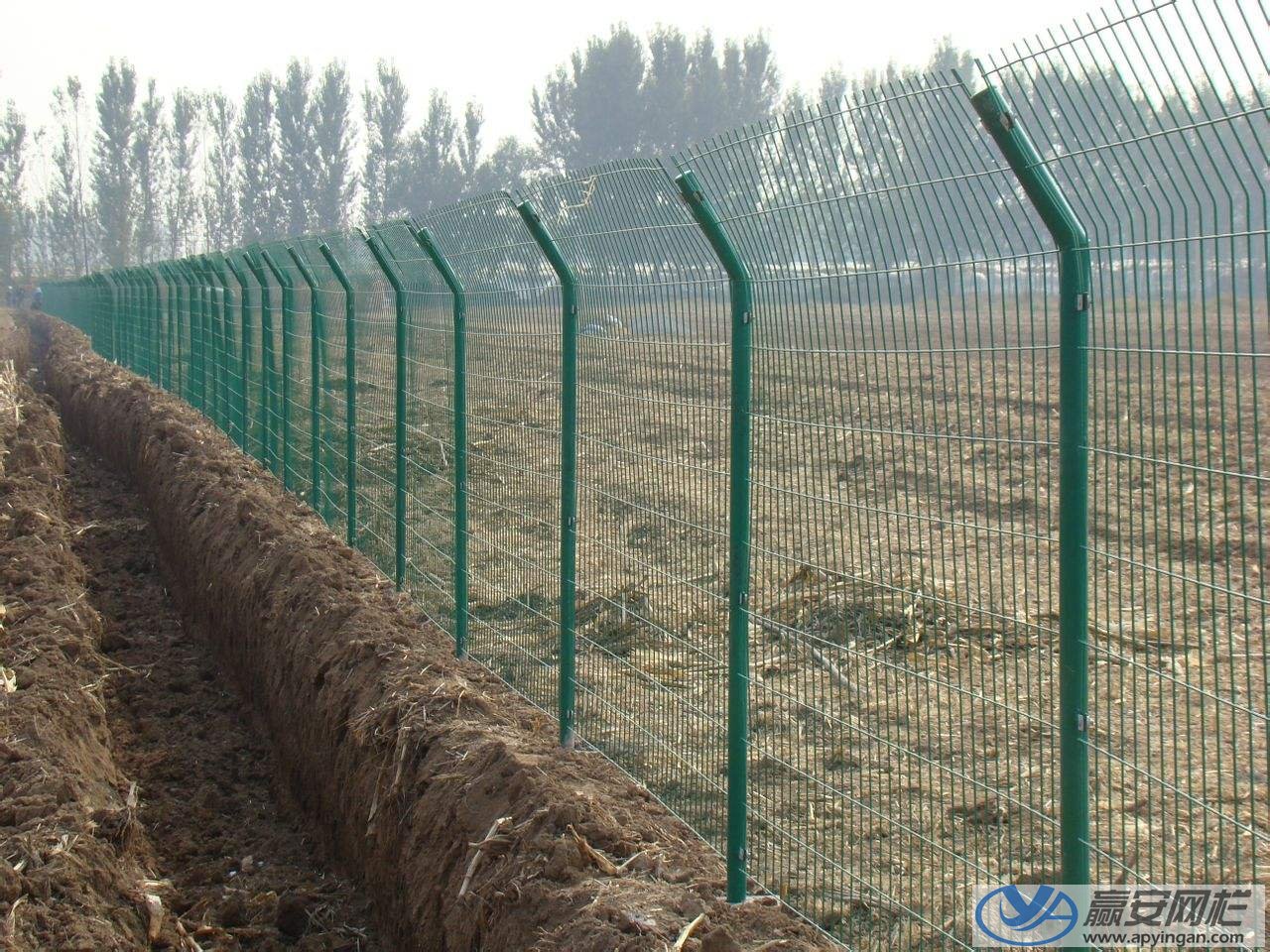 農田圈地鐵絲網圍欄