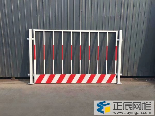 工地基坑安全護(hù)欄