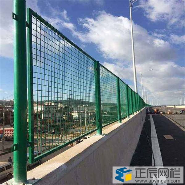 框架護(hù)欄網(wǎng)