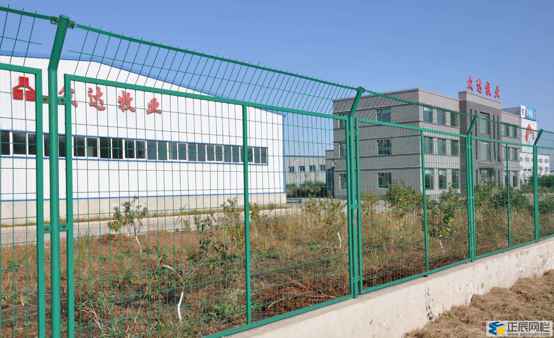 鐵絲網(wǎng)圍欄