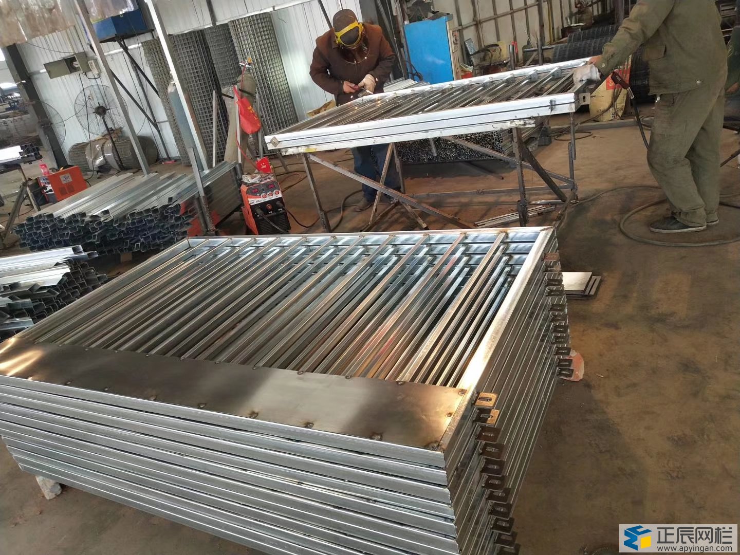 現(xiàn)貨工地基坑護(hù)欄