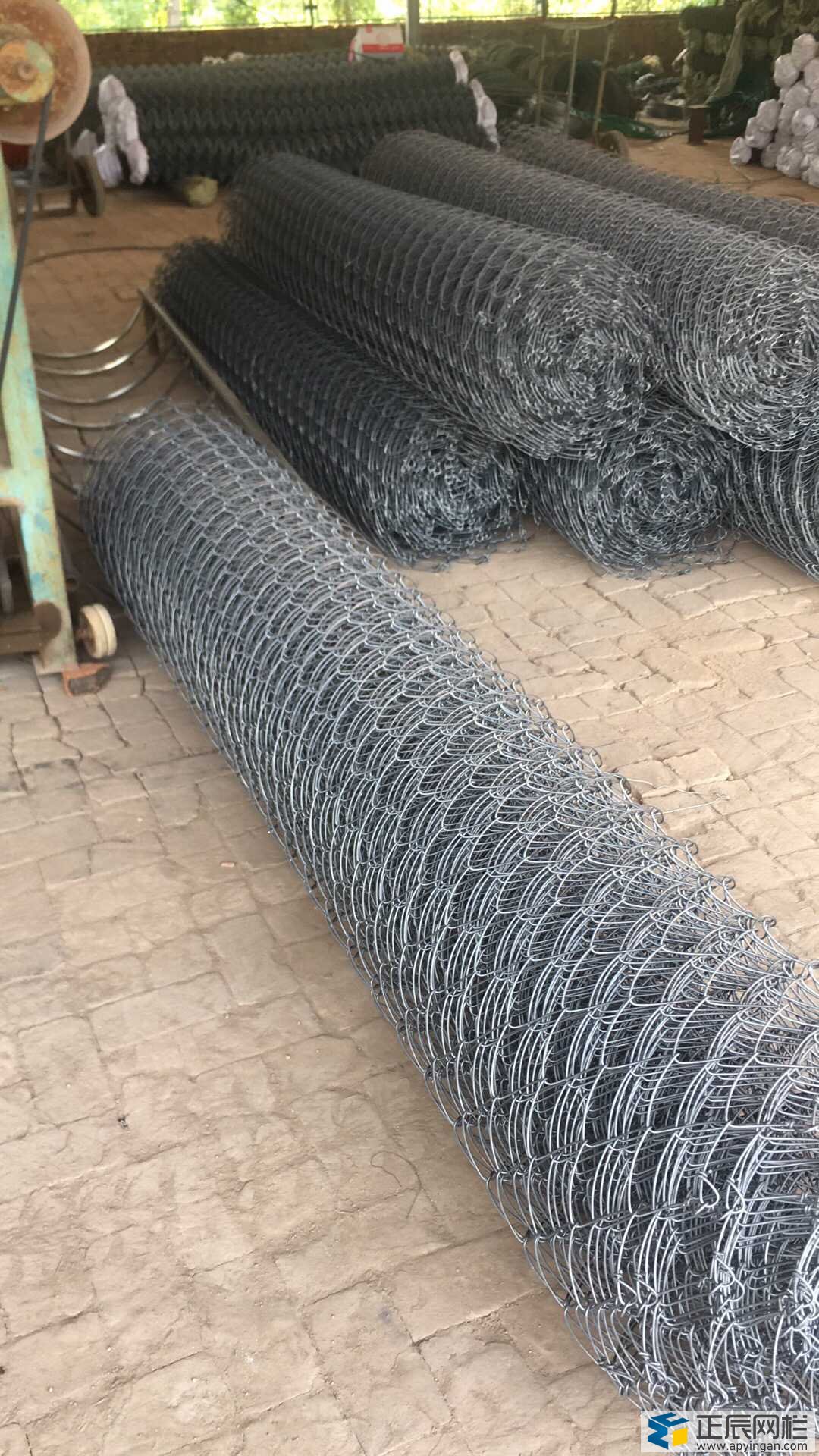 鍍鋅勾花網(wǎng)護(hù)欄