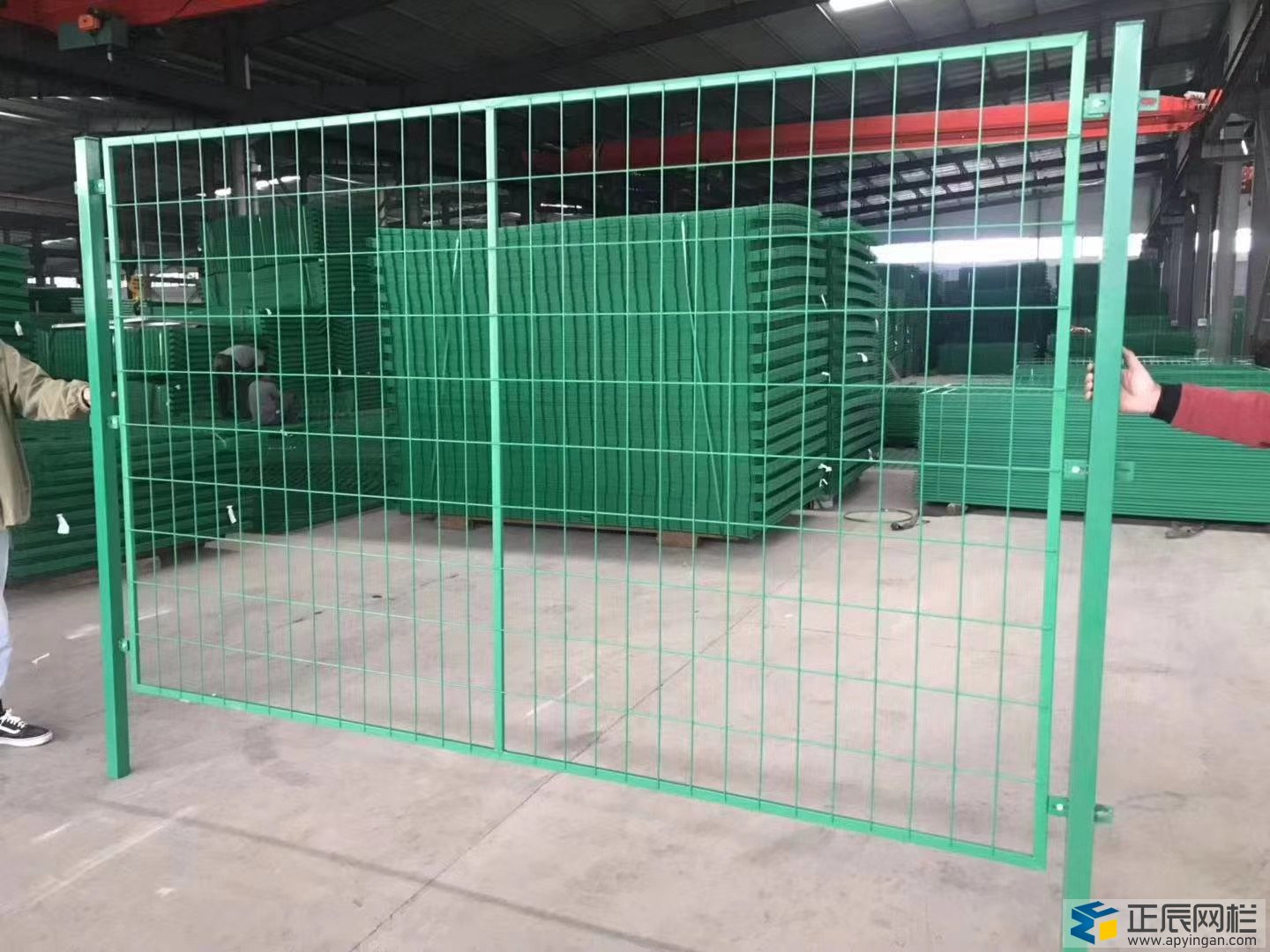 框架護(hù)欄網(wǎng)安裝